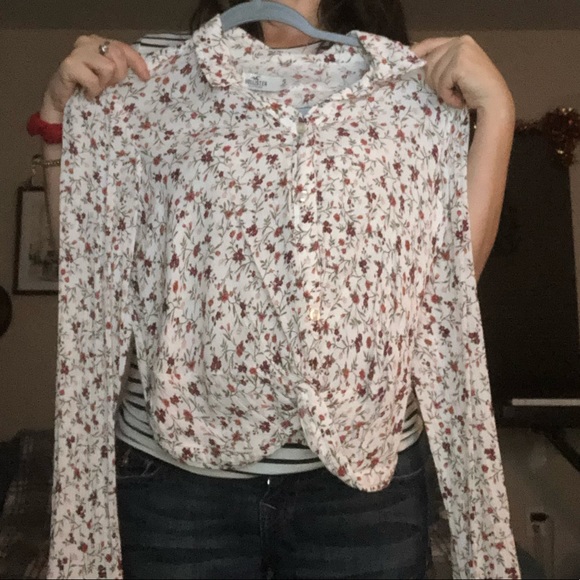 Hollister long sleeve floral top - Picture 7 of 7